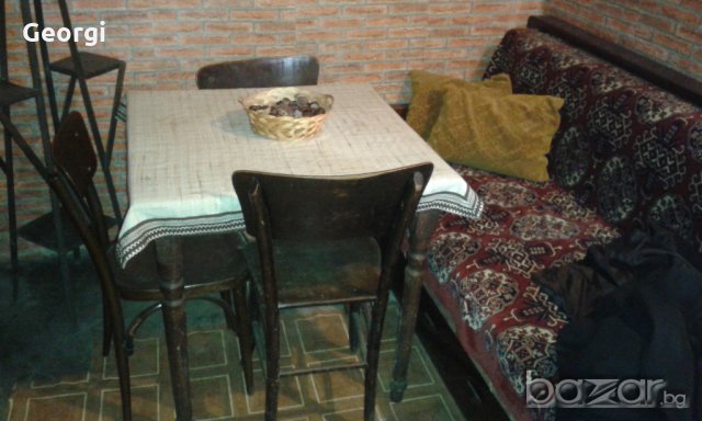 Маса старинна Орехова с 4 стола, снимка 4 - Маси - 20620659