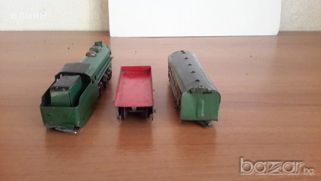 Ламаринен влак от три части има забележки по него , снимка 4 - Колекции - 18280999