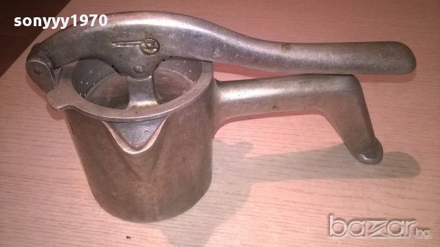 Ретро преса с цедка-23/13/11см-алуминиева, снимка 10 - Антикварни и старинни предмети - 16604498