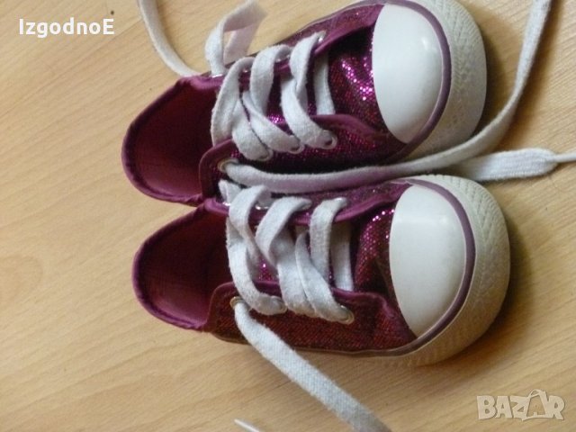 Блестящи кецове Marks & Spenser, с брокат, снимка 9 - Детски гуменки - 21438234