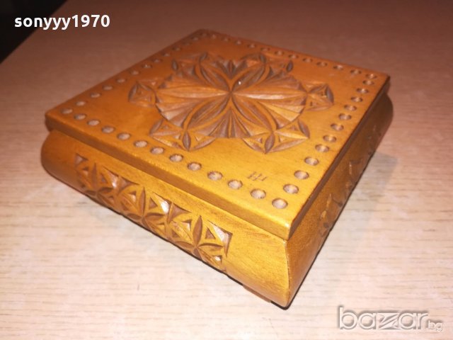 ретро дървена кутия с дърворезба-15х15х7см-внос швеицария, снимка 14 - Колекции - 20121652