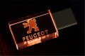 Светеща флашка с лого Пежо, снимка 4