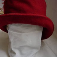 ПРОМО ЦЕНА Нови Елегантна шапка с периферия в черно и червено, снимка 2 - Шапки - 9172152