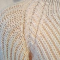 Ръчно плетен пуловер с реглан ръкав, снимка 3 - Блузи с дълъг ръкав и пуловери - 25166757