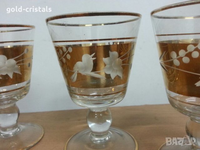Стари стъклени чаши  с позлата и гравирани 