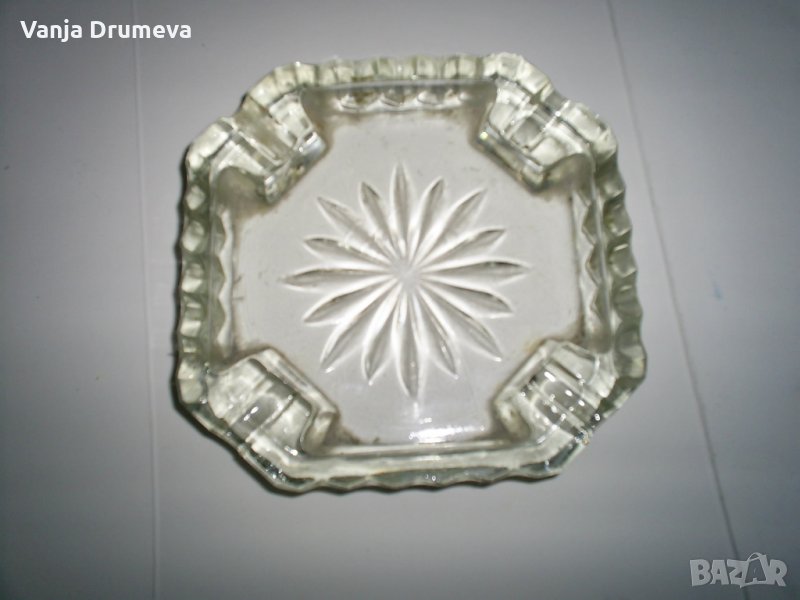 стар пепелник от тежко стъкло, снимка 1