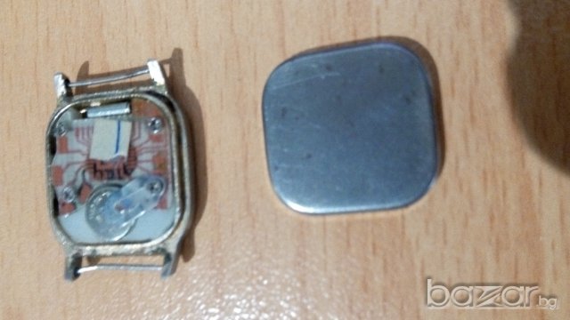 LEVIS дамски стар електронен часовник , снимка 3 - Дамски - 17557049