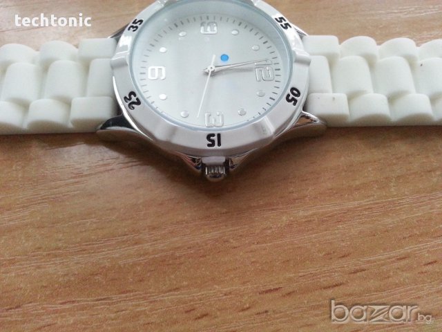 Дамски часовник Ив Роше Yves Rocher - нов, снимка 3 - Дамски - 12741806