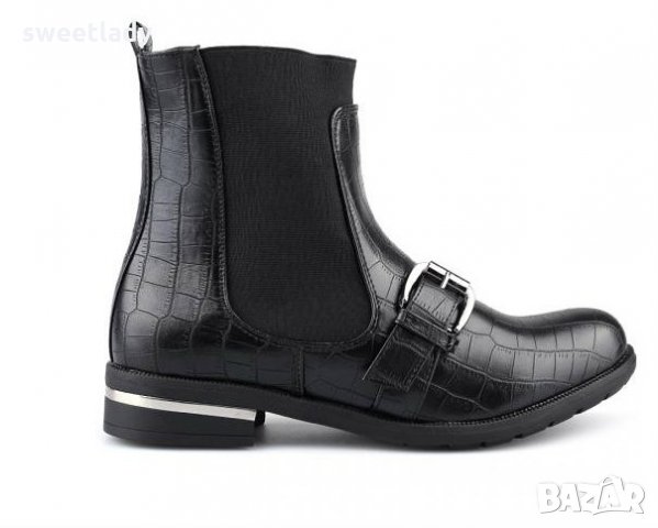 Дамски кожени боти с катарама, снимка 2 - Дамски боти - 22824766
