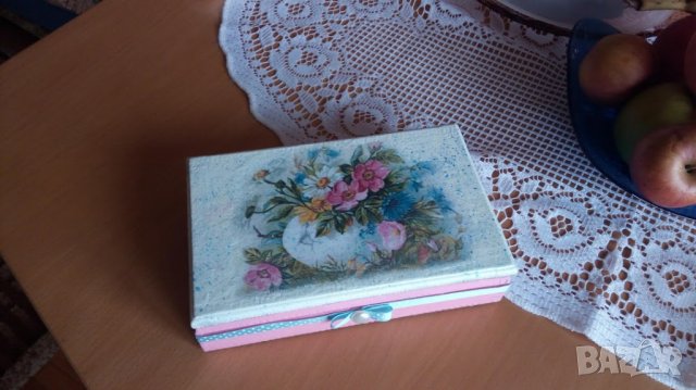 Кутия с декупаж , снимка 5 - Декорация за дома - 24297167