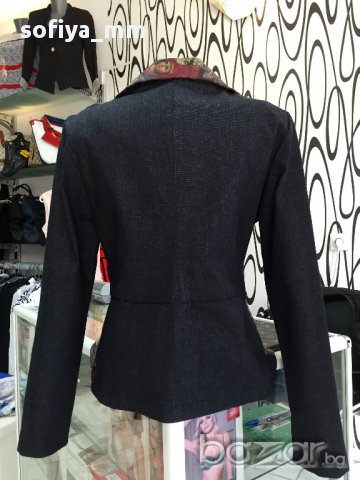 Дамско сако, снимка 2 - Сака - 14580395