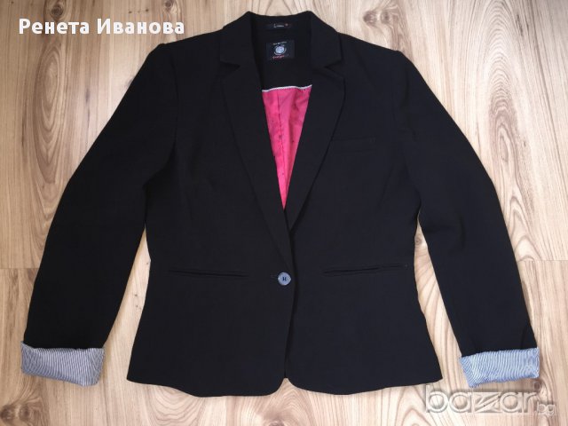 Дамско сако BERSHKA оригинал, размер L, черно с цикламен хастар , НОВО!!, снимка 1 - Сака - 11049676