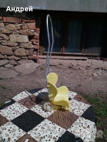 Стара детска количка за кукли