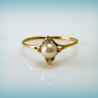 златен пръстен с бяла  перла и 2 бр. цирконии 1.05 грама/№52.5, снимка 2 - Пръстени - 11164003