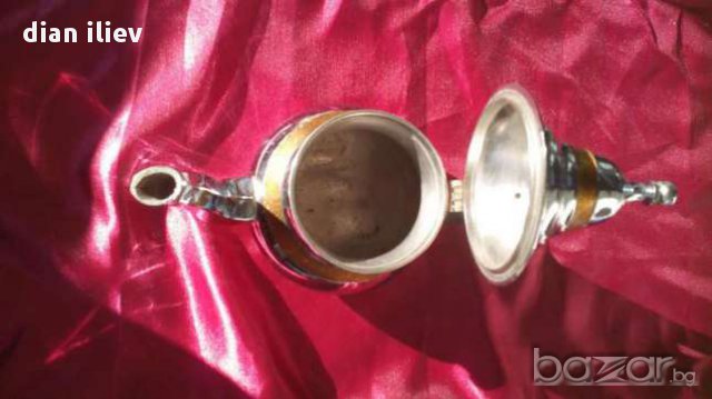 Стар красив чайник, снимка 2 - Антикварни и старинни предмети - 13892923