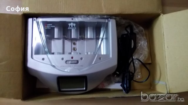 Универсално зарядно за батерии АА, ААА, R14, R20 в колата TOP Craft , снимка 4 - Аксесоари и консумативи - 18326186