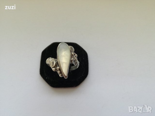 Стар сребърен пръстен с бял седеф, снимка 2 - Пръстени - 22064912