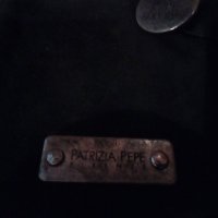 ' Patrizia Pepe' оригинал естествена кожа мини чантичка, снимка 6 - Чанти - 25087985