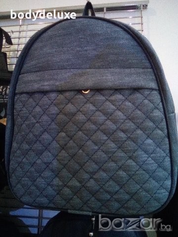 синя раница