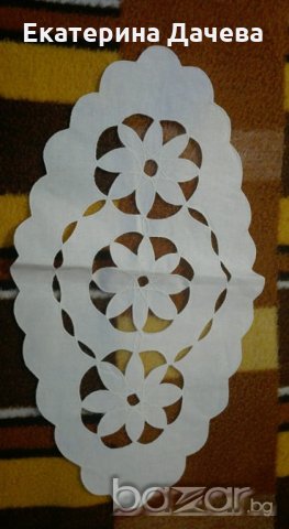 Продавам покривчици за холова маса-рязана бродерия, снимка 3 - Декорация за дома - 21195236