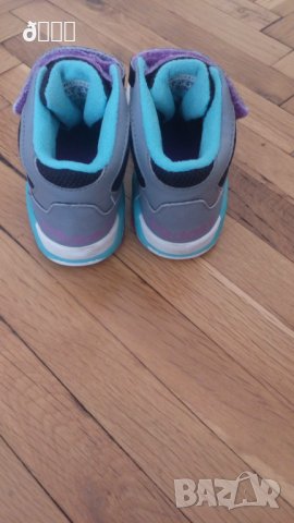 Adidas за Момиче 26 1/2, снимка 3 - Детски маратонки - 22960761