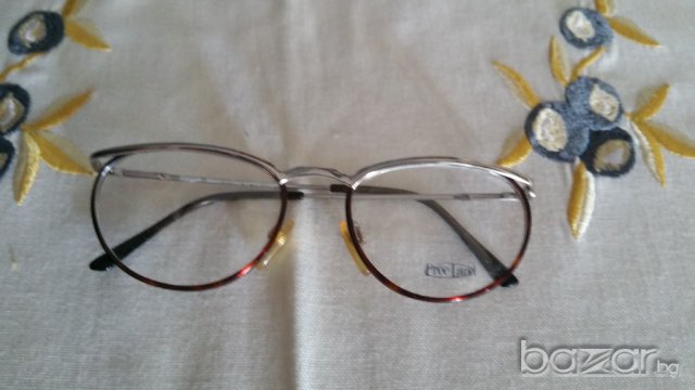 нова диоптрична рамка , снимка 2 - Слънчеви и диоптрични очила - 14141838