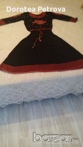 Бутикова вълнена рокля с мотиви, ръчно плетиво, снимка 3 - Рокли - 19943673