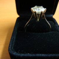 Дамски пръстен с диамант, снимка 5 - Пръстени - 20275665