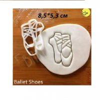 Балетни обувки цвички пластмасов резец форма фондан тесто бисквитки, снимка 1 - Форми - 26136120