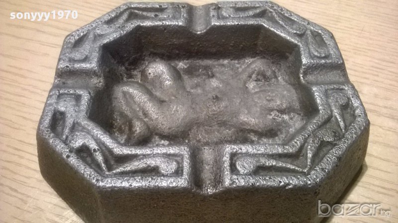 Пепелник с гола дама-бронз 12/11см, снимка 1