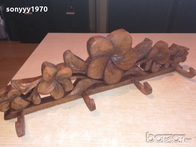 дървена закачалка с дърворезба-внос швеицария-42х13х8см, снимка 2 - Колекции - 20971433