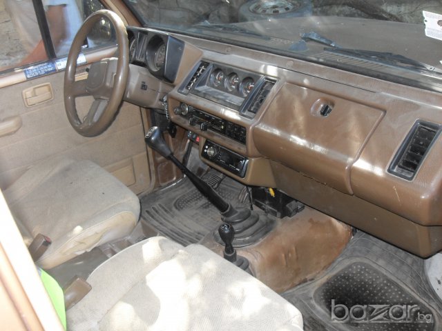 Продавам на части два броя Исузу Трапер - 2.3 бенз.2.6 бенз. / Isuzu Trooper, снимка 6 - Автомобили и джипове - 6606083