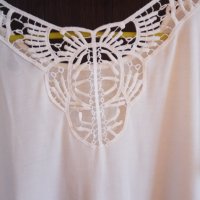 бяла блуза с дантела Л-ХЛ размер, снимка 1 - Тениски - 25588099