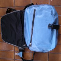 вводоустоичева чанта за лаптоп, снимка 2 - Водни спортове - 26001515