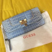 Клъч Guess, снимка 2 - Чанти - 24996571