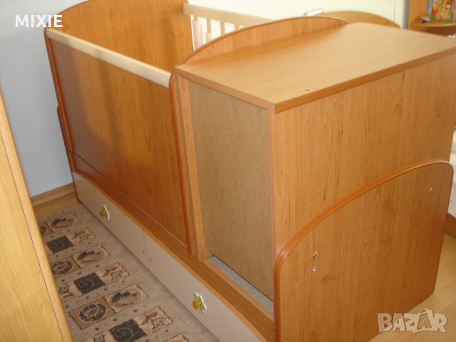 Детско трансформиращо се легло/люлка с бюро, снимка 2 - Мебели за детската стая - 25378883