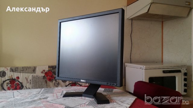 Монитор DELL 19 инчов, снимка 4 - Монитори - 19063883