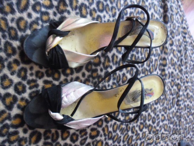 2 чифта отворени черни,черни с златно обувки , снимка 4 - Дамски обувки на ток - 18428812