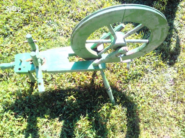 Чекрък за предене на вълна от 1937г. и 4 бр.масури с размери от 27 до 33 см +2 вретена за предене, снимка 7 - Колекции - 22186162