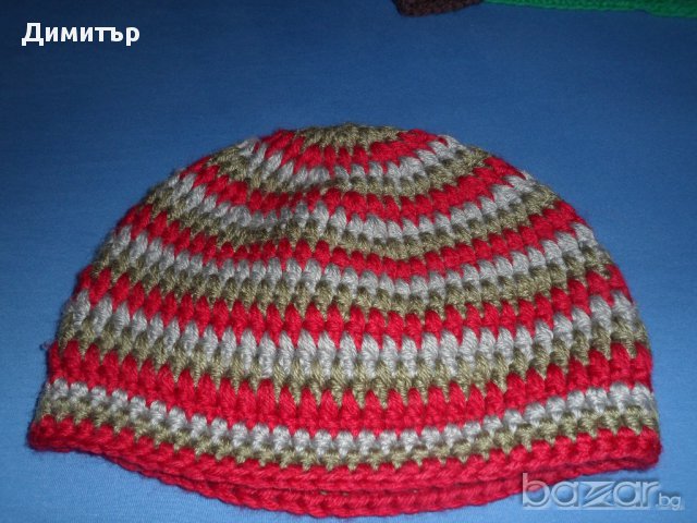 Продавам ръчно плетени шапки, снимка 8 - Шапки - 13750183