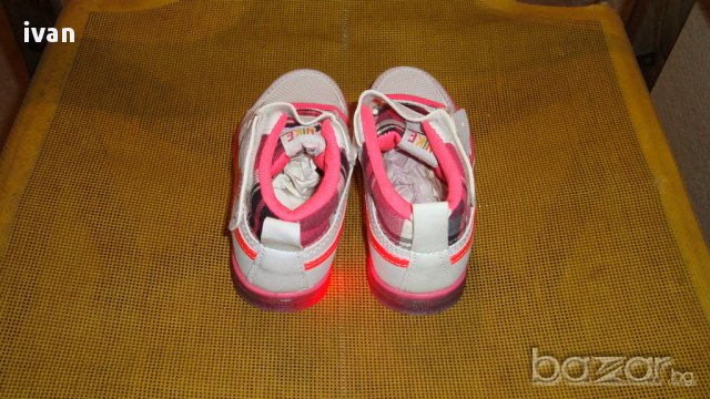 Светещи Маратонки Nike на едро и дребно реплика, снимка 2 - Детски маратонки - 8325988