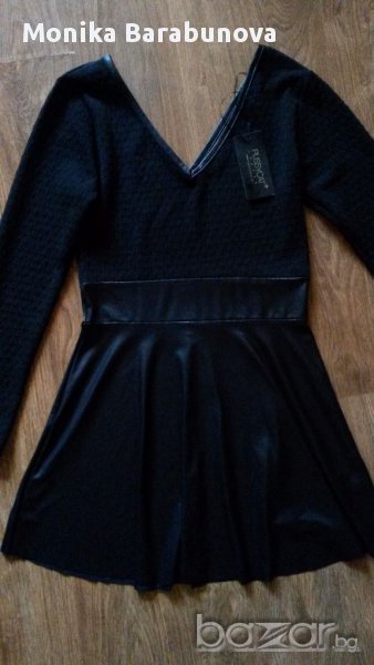 Малка черна рокля, снимка 1