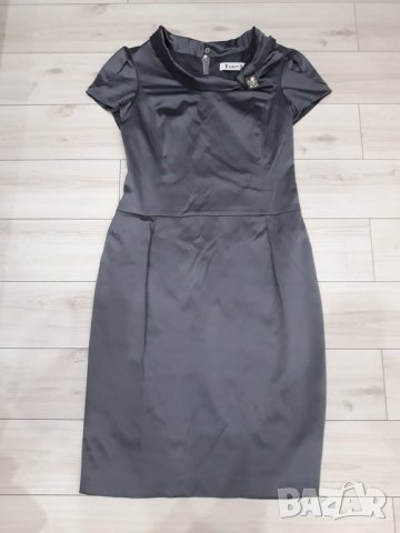 Сатенена сива рокля марка Тони М с къс ръкав 