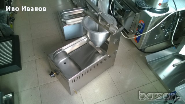 Продавам машина за казанлъшки понички на газ, снимка 4 - Обзавеждане на кухня - 13840591