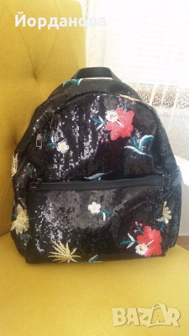 Страхотна раница, снимка 2 - Раници - 24724494