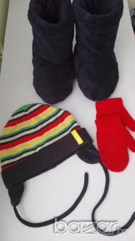 H&M бебешка шапка + ръкавички и топли ботушки