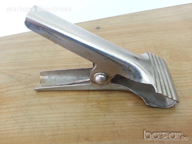 много здрава метална щипка 