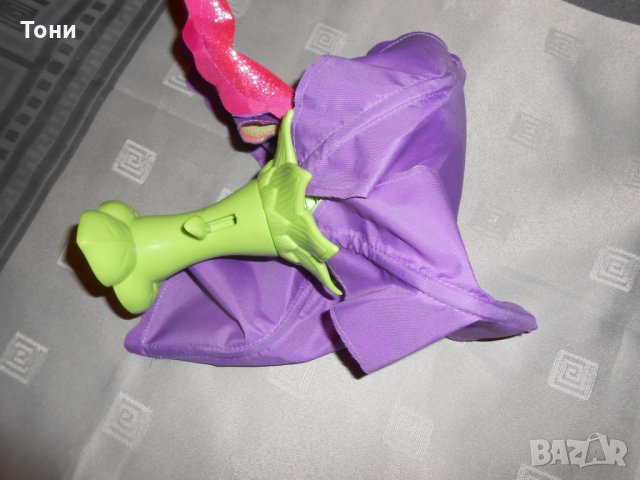 Колекционерска Barbie Blooming Thumbelina 2008 г , снимка 10 - Кукли - 23111432