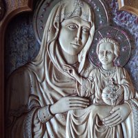 Дърворезба-домашен иконостас с резбована икона "Богородица с младенеца", снимка 4 - Икони - 21948586