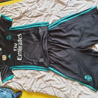 Екип Реал Мадрид , снимка 1 - Спортни дрехи, екипи - 25226885